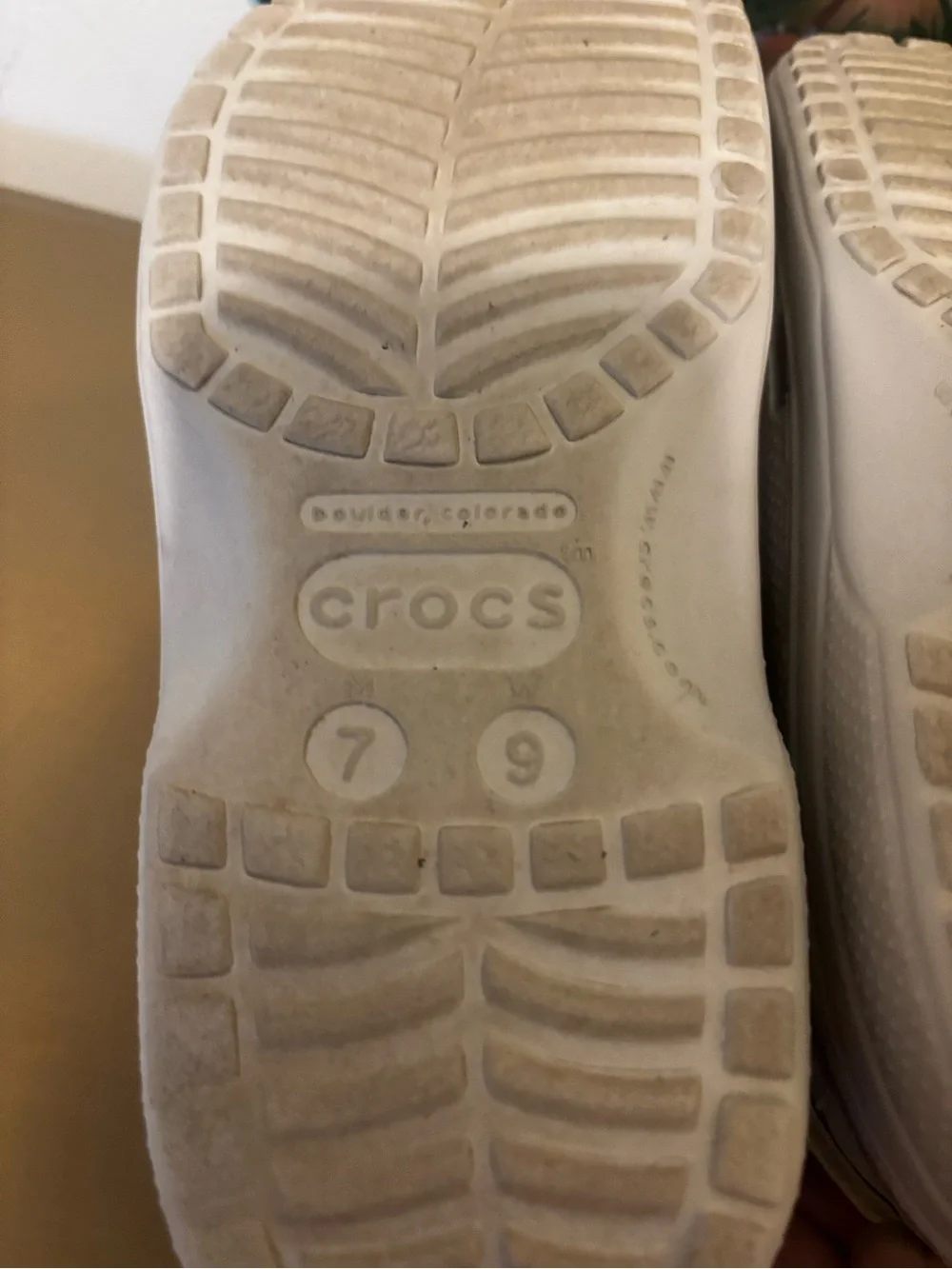 CROCS womens 9 White Lace-Style Clog Sandals